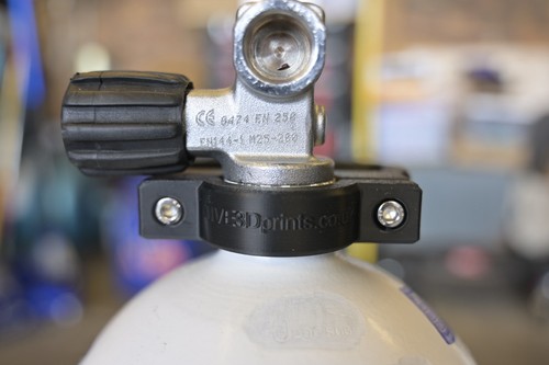 Scuba air cylinder - handle,