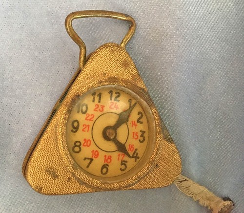 Triangular form alarm clock - ,
