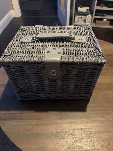 Grey wicker picnic - wicker, hamper