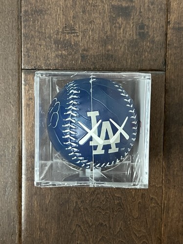 Kaws los angeles dodgers - x,