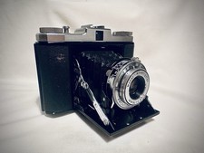 Vintage Zeiss Ikon Ikonta 520/16 Folding Camera (C.1951) with Case