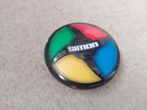 Simon memory game hasbro - simon,