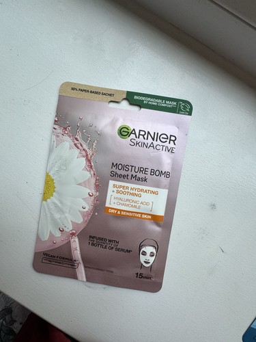 Garnier moisture bomb sheet - bomb,