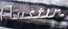 AUSTIN - METAL SCRIPT CAR BADGE / EMBLEM ( JFRAY) - 138 X 36 MM