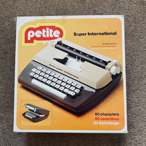 Petite super international - super,