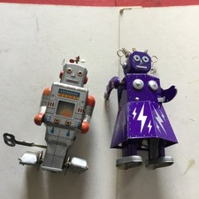 WIND-UP TIN ROBOT MS 372 WITH 1  KEY & OTHER TIN ROBOT NO KEY..SEE PHOTOS