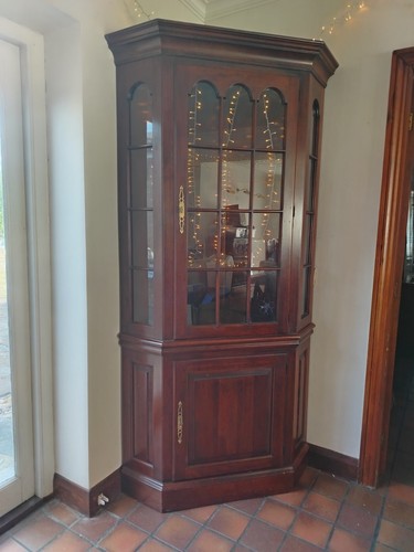 Large corner display cabinet - corner, /