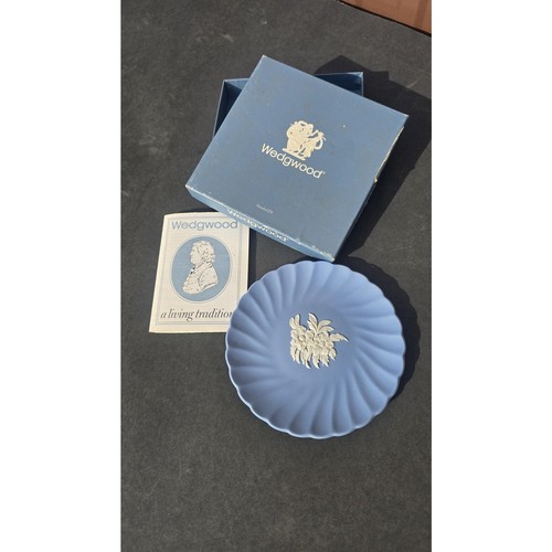 Wedgwood blue jasperware - blue,