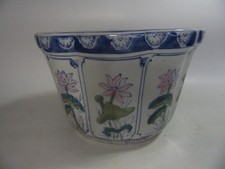 VINTAGE BLUE & WHITE