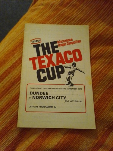 Dundee norwich texaco cup - dundee, v
