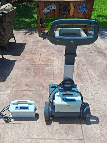 Dolphin robotic pool - robotic, cleaner