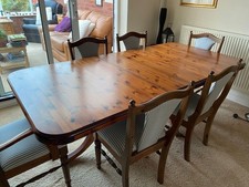 Ducal Table And  Chairs 2x