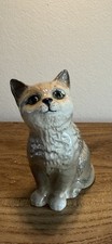 Adorable Royal Doulton Cat figurine in perfect condition. 