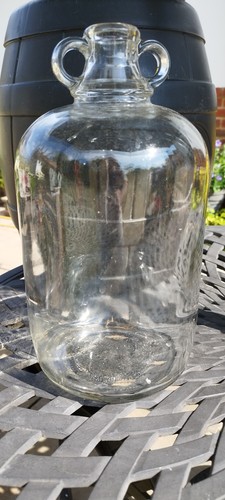 One gallon glass - gallon, demijohn