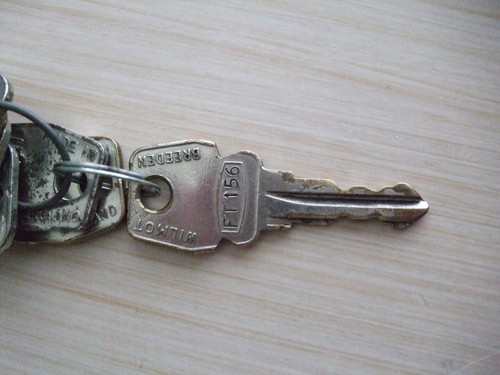 Classic car keys 121 156 - car,