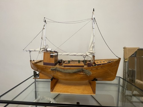 Large model fishing - boat, with