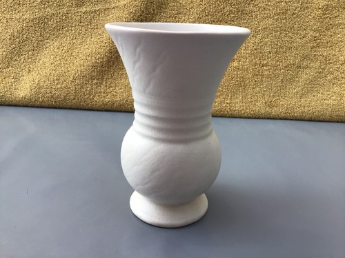 Sylvac small white vase - ,