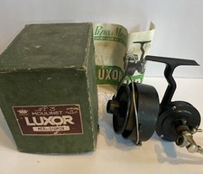 vintage fishing reel Pezon &