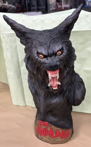 The howling resin hand - resin,