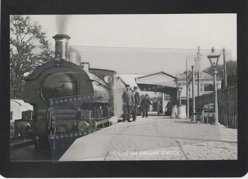 Yealmpton railway station - railway,