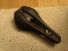 RYET Ultimate Full Carbon Road Saddle With EVA Padding 117g - Vgc