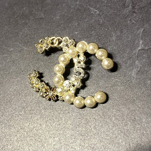 Vintage chanel button style - vintage,