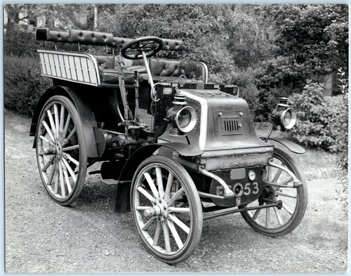 Daimler motor car 1899