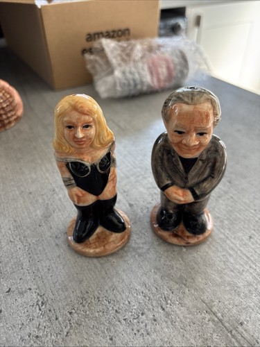 Novelty salt pepper pots - pepper,