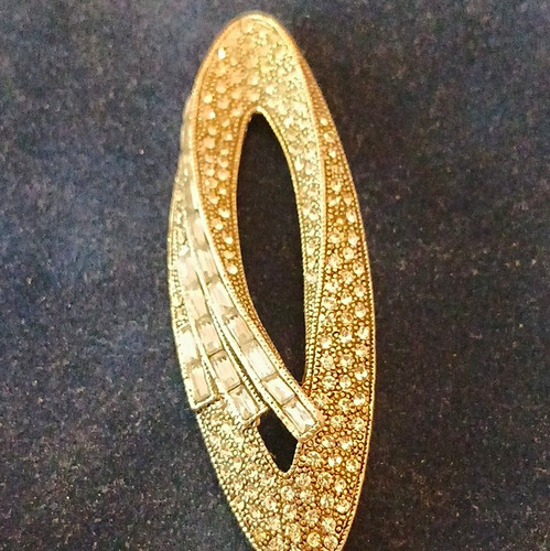 Silver tone oval openwork - silver,