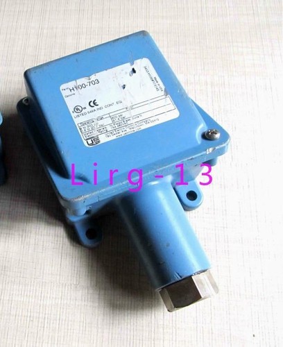 1pc used pressure switch - used,