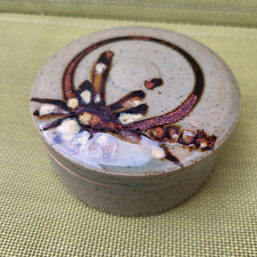 Graystoke gill pottery hand - gill,