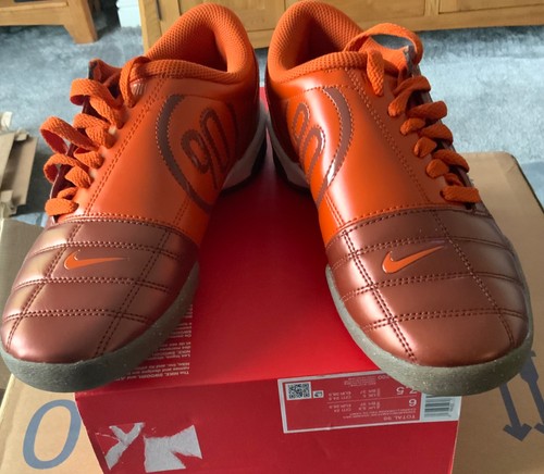 Nike total uk5 - nike, 90