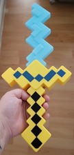 Scarce working Minecraft yellow blue light up thunder diamond toy plastic sword 