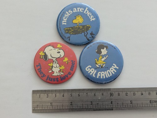 Vintage snoopy pin badges - snoopy, &