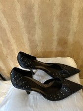 Barrett’s Stilettos Size 4
