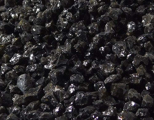 Black glass gravel - black,
