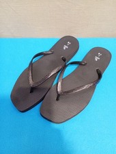 TU FLIP FLOPS GLITTER FRONTS SQUARE TOES BLACK SIZE 7-8