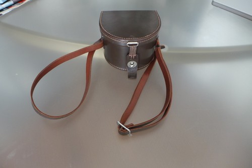 Leica half moon case - "half,