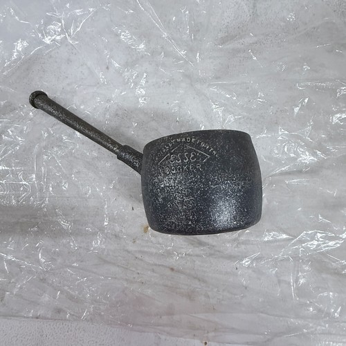 Holcroft cast iron cooking pot - cast,
