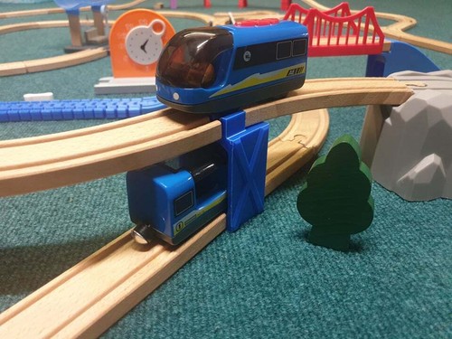 Wooden train level bridge - train,