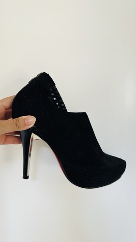 Black suede almond - suede, toe