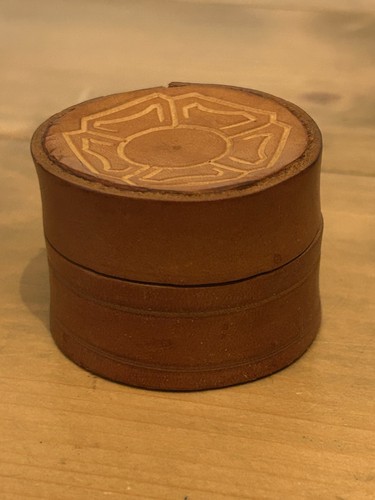 Vintage handmade small - small, round