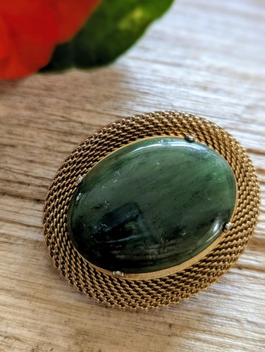 Vintage 1970s green nephrite - green,