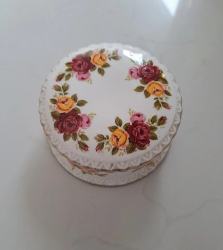 Royal albert fine bone china - royal,