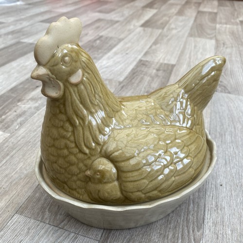 Vintage shelf pottery chicken - shelf,
