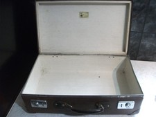 VINTAGE GLOBE TROTTER SUITCASE