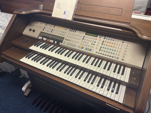 Orla 9000 organ with bench - gt,