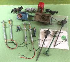 OO gauge small selection of white metal accessories in need of attention