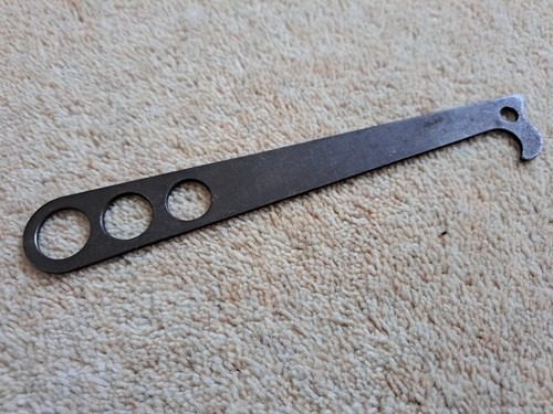 Climbing nut key - key, extraction