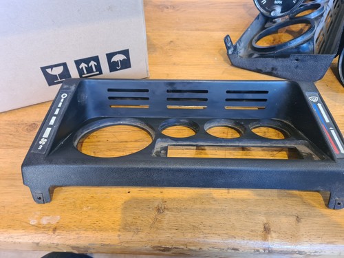Land rover defender - land, binnacle